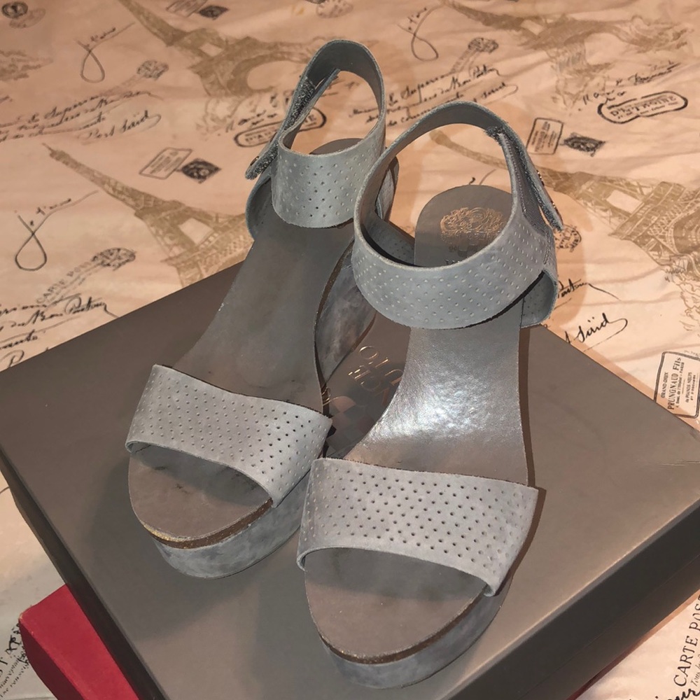 Vince Camuto Valemie greystone. Sandal